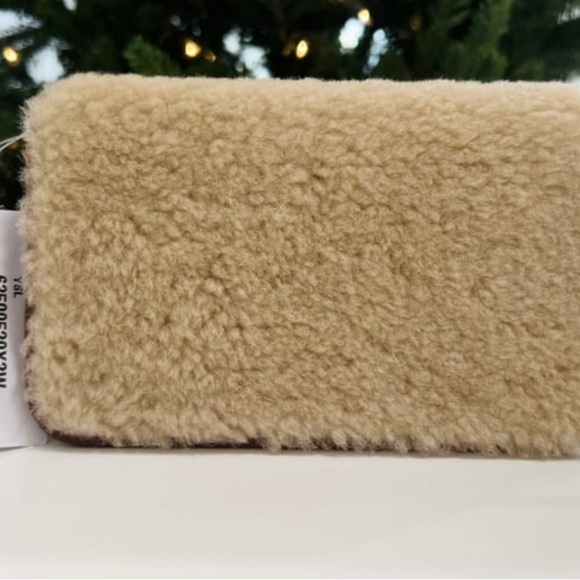 Shearling YSL bag - Picture 4 of 10